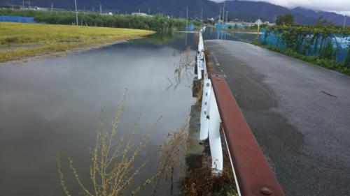 浸水の様子、須坂市相之島町付近、撮影日：2019年10月13日6時6分、提供：須坂市、二次利用不可